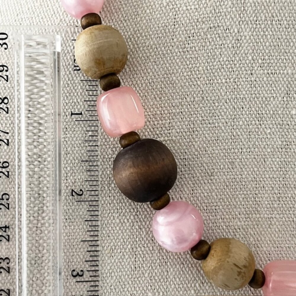 Wooden Beaded Chunky Necklace Pink Accents Statement Boho - Picture 3 of 4